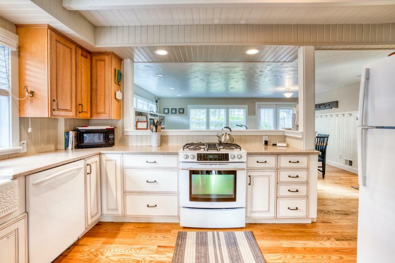 Seaside Classic Cottage Exterior foto