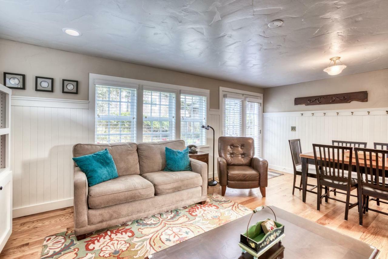 Seaside Classic Cottage Exterior foto